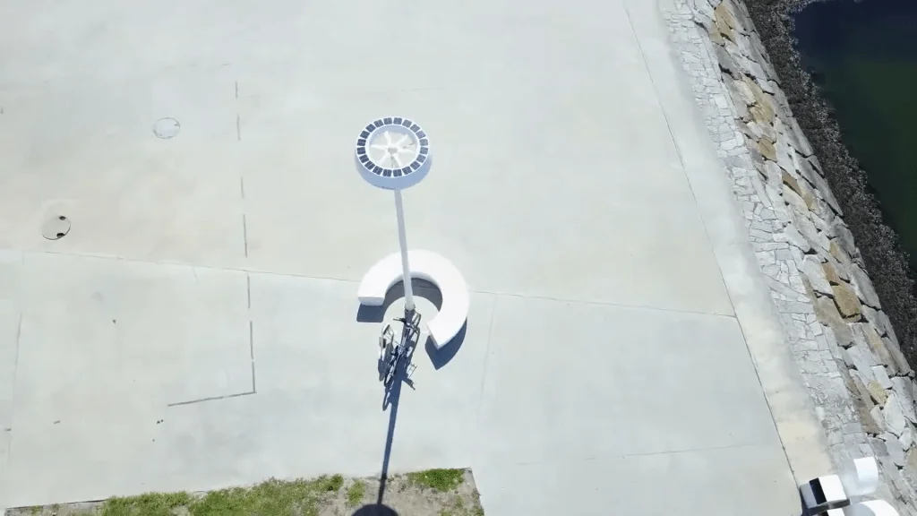 Rethinking Urban Infrastructure: Omniflow's Smart Streetlights with EV Charging and Clean Energy