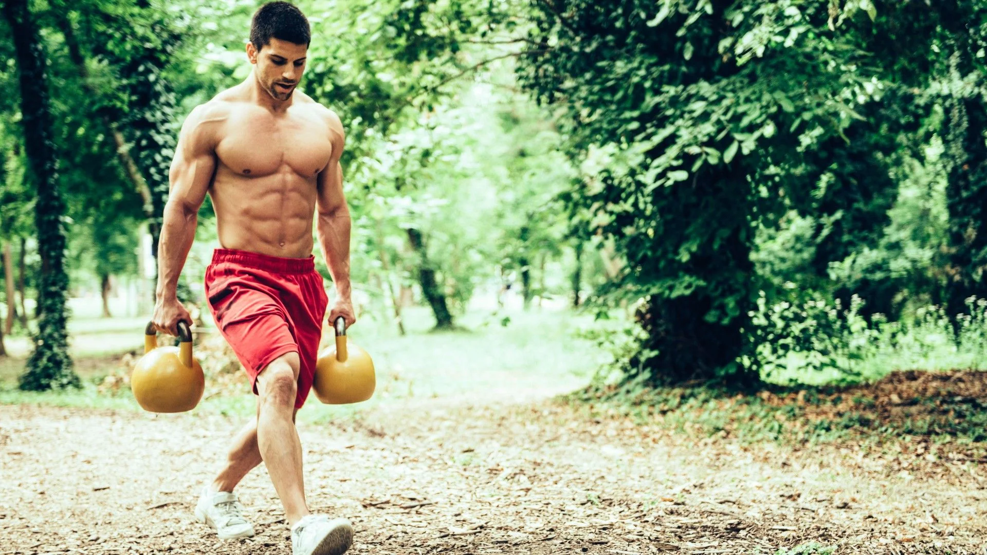 Forget sit-ups — I did suitcase carries for a week, and my core was on fire
