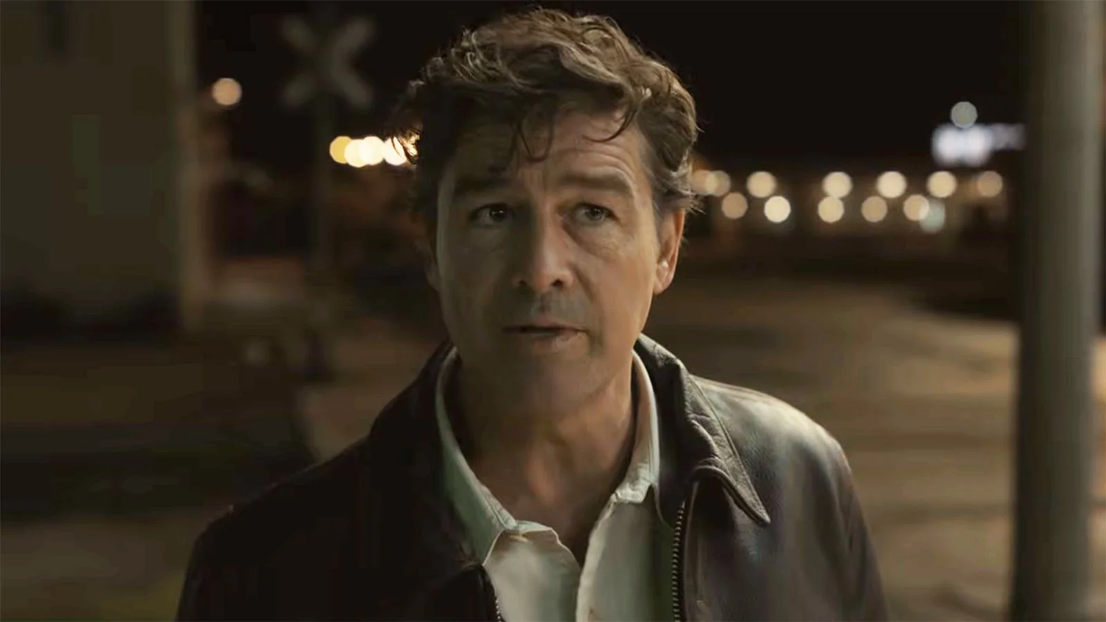 Kyle Chandler as the Hal-O-Gram, aka Hal Jordan's digital back-up, in Lanterns episode 8