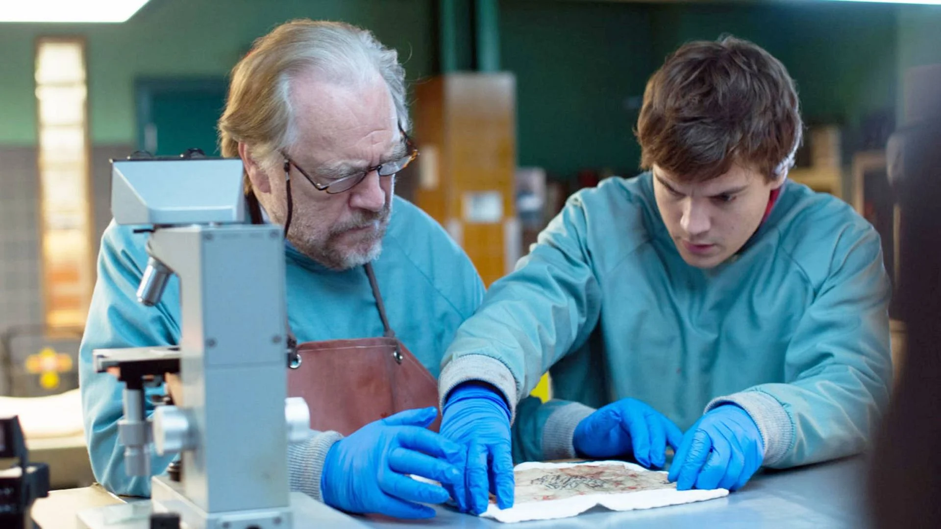 (L-R) Brian Cox as Tommy Tilden and Emile Hirsch as Austin Tilden in 